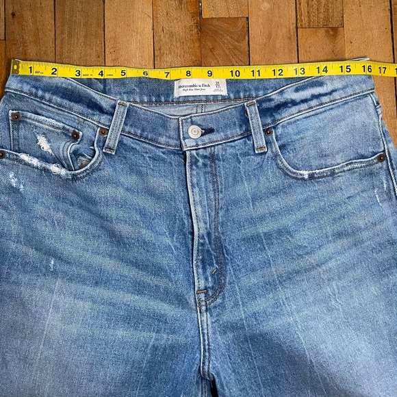 Abercrombie High Rise Mom Jean - Picture 8 of 15